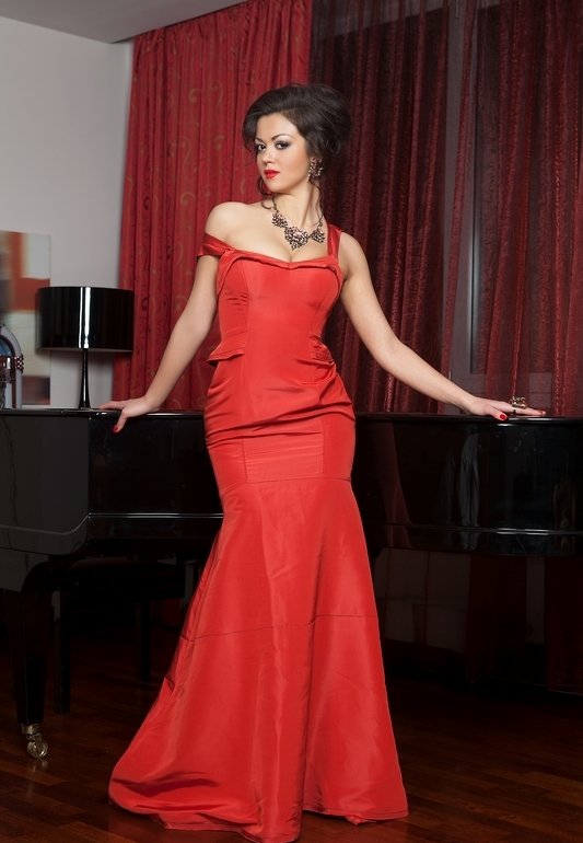 Красивая малышка ищет себе парня Красивая малышка ищет себе парня