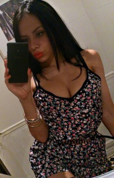 Я симпатичная брюнетка полного телосложения. Ищу секс в воскресенье ночью с парнем в е Я симпатичная брюнетка полного телосложения. Ищу секс в воскресенье ночью с парнем в е