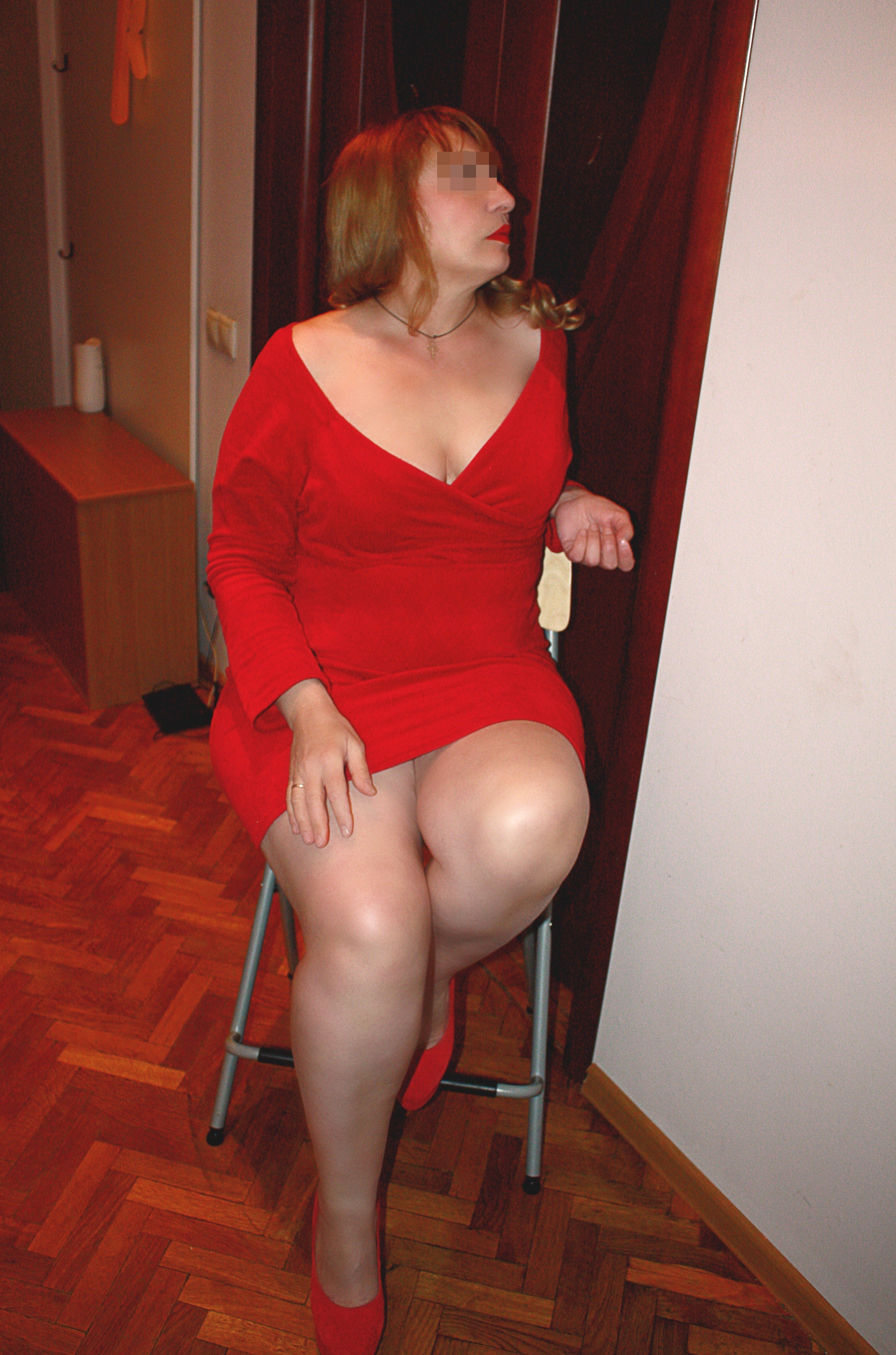 Стройная, симпатичная блондинка пригласит в гости мужчину для интимных встреч в е Стройная, симпатичная блондинка пригласит в гости мужчину для интимных встреч в е