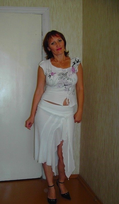 Молодая и податливая девушка ждет своего единственного мужчину из на свидание Молодая и податливая девушка ждет своего единственного мужчину из на свидание