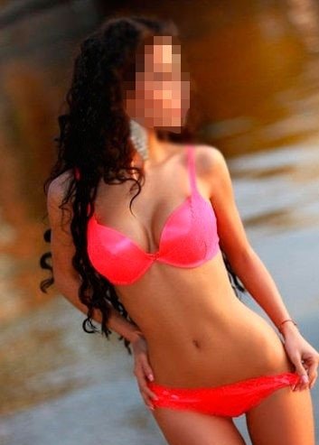 Знойная и сексуальная молодая девушка станет настоящей находкой для изысканного мужчины! Знойная и сексуальная молодая девушка станет настоящей находкой для изысканного мужчины!